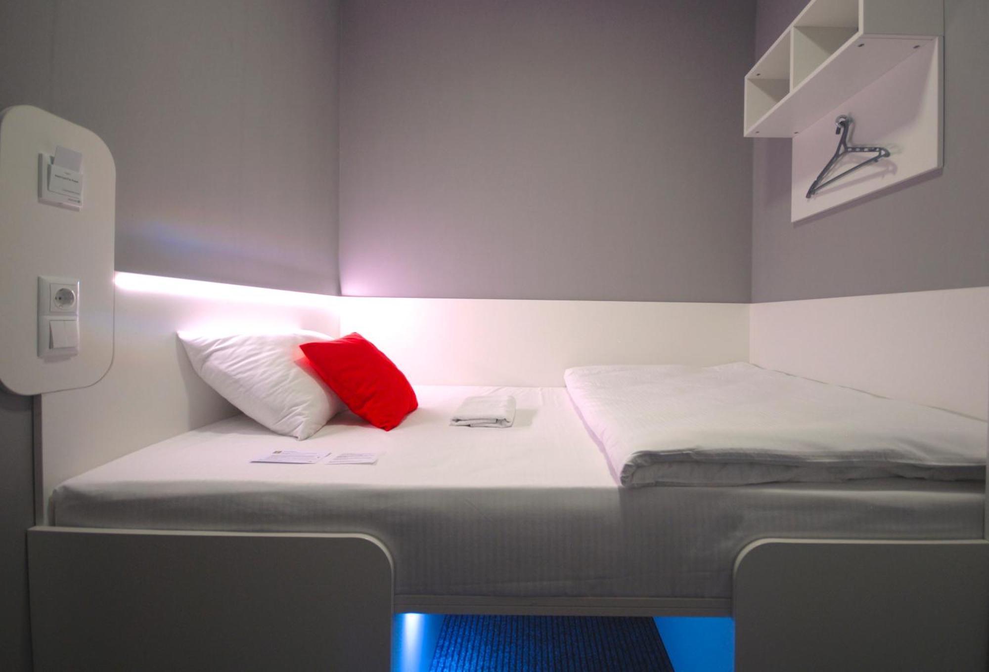 Cubby Hotel Lviv Kültér fotó